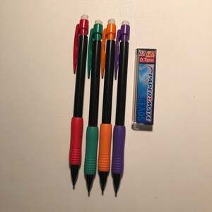 4 piece mechanical pencil 0.7 multicolor set with lead refill